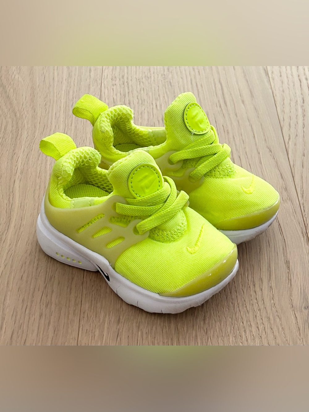 Nike Air Presto DO1381-700 Green Running Shoes Sneakers Size 5C - Picture 1 of 7